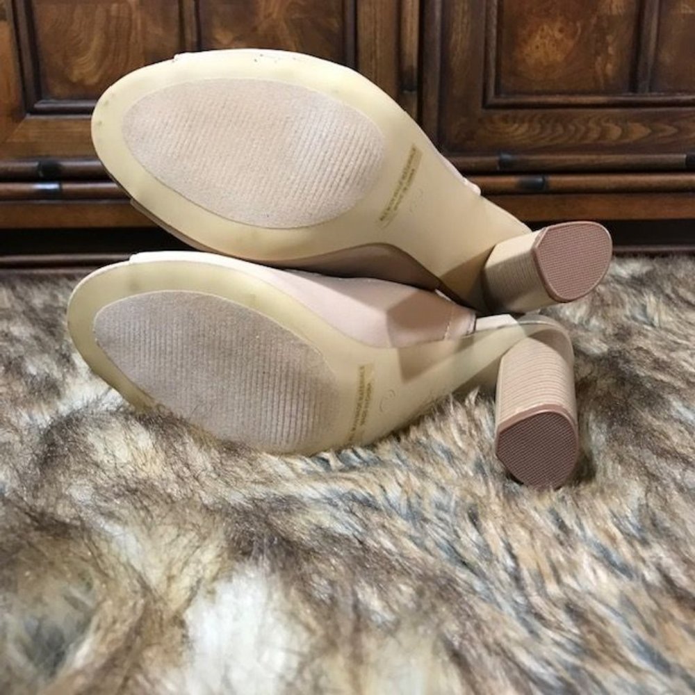NWOT Sand Open Toe Open Back Rounded Triangular Heel Bootie - Picture 5 of 6